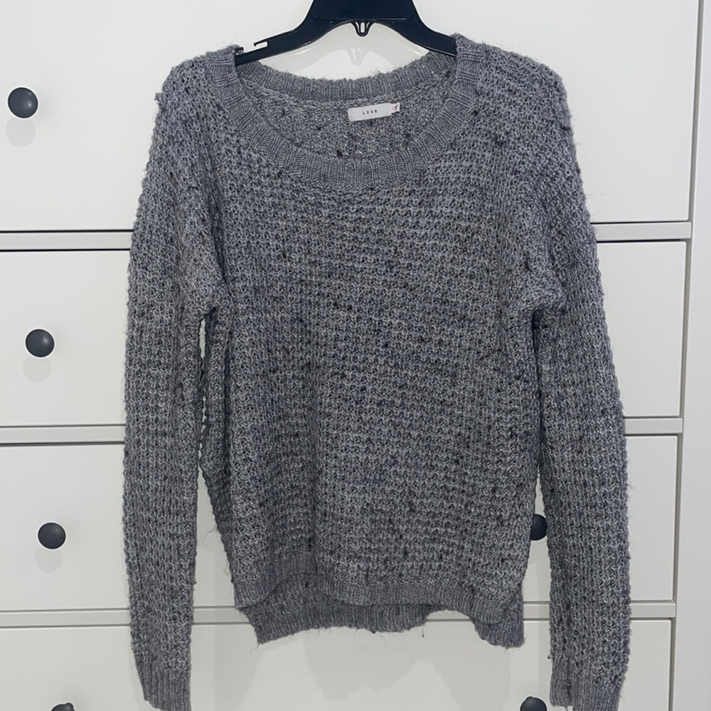GREY SWEATER